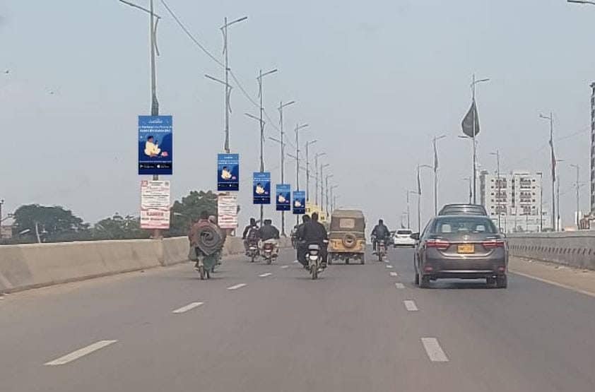 Streamers advertising Karachi – Pole banners – Artavia
